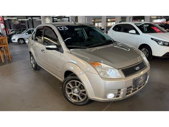FORD FIESTA 1.6 MPI SEDAN 8V FLEX 4P MANUAL FORD FIESTA 1.6 MPI SEDAN 8V FLEX 4P MANUAL